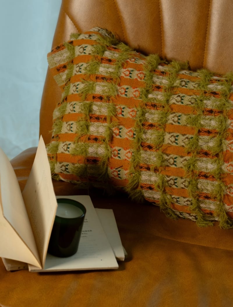 Extra warp block point woven chair pads upholstery, using natural hemp yarn and paper yarn.