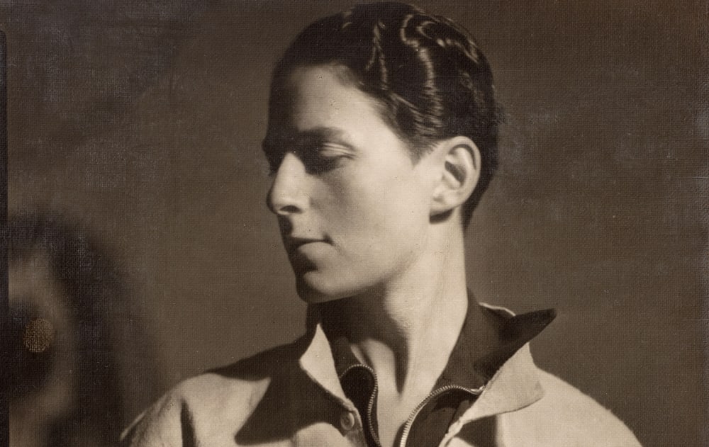 Black and white image of the artist Gluck