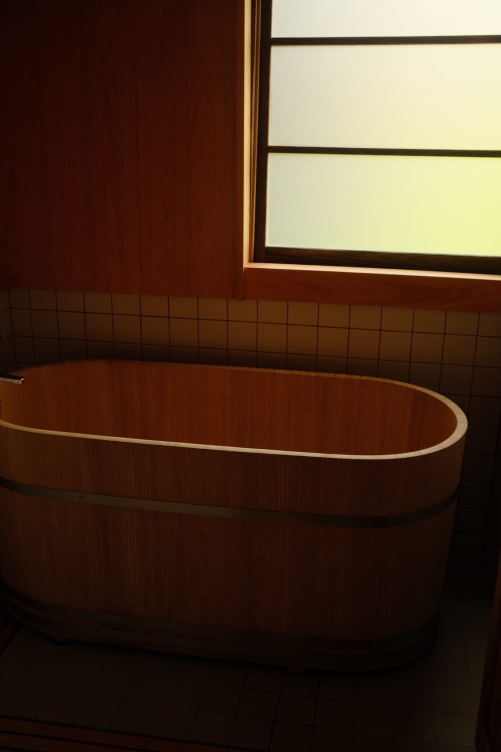 a wooden bathtub