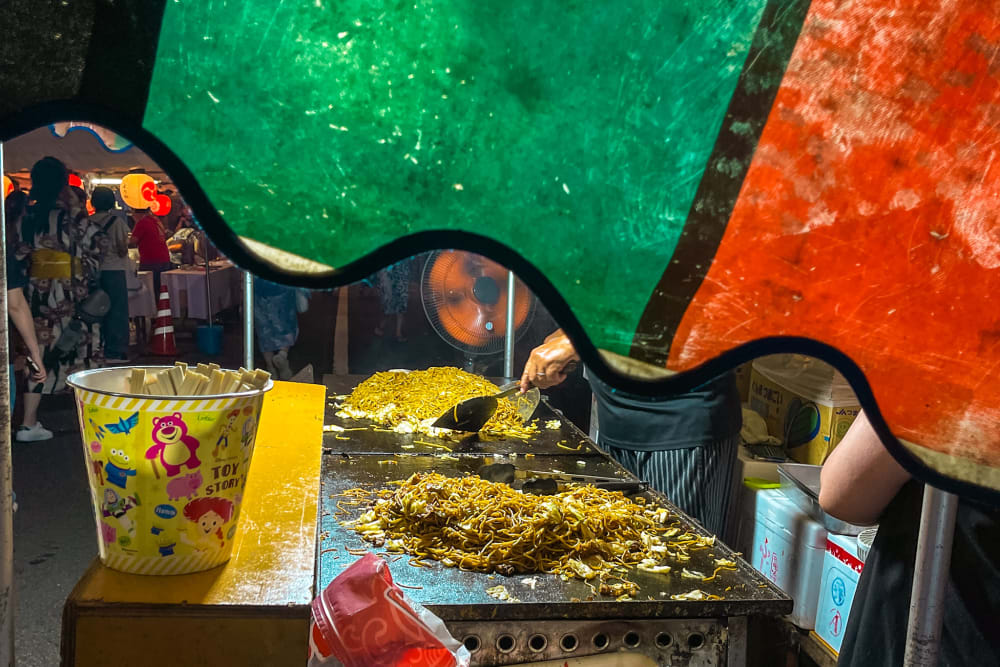 Yakisoba noodles streetfood stall