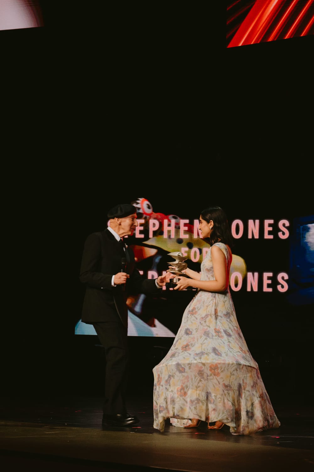 Ambit Mod presenting Stephen Jones with his award