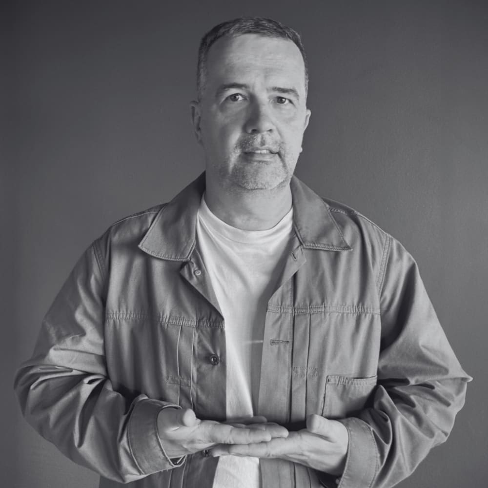 Headshot of Simon Wood 