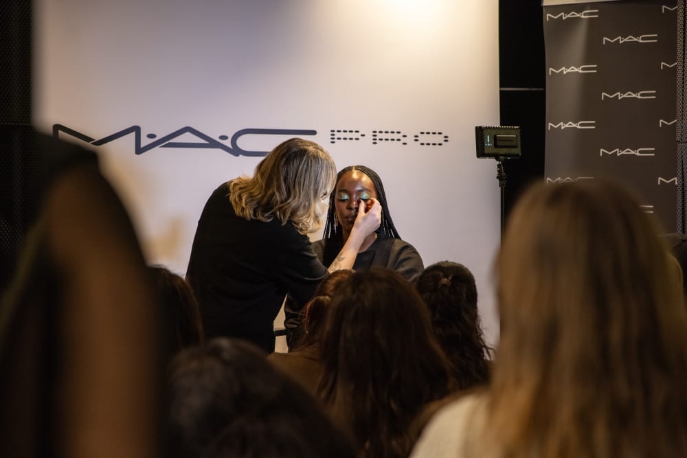 Make up demonstration on a model