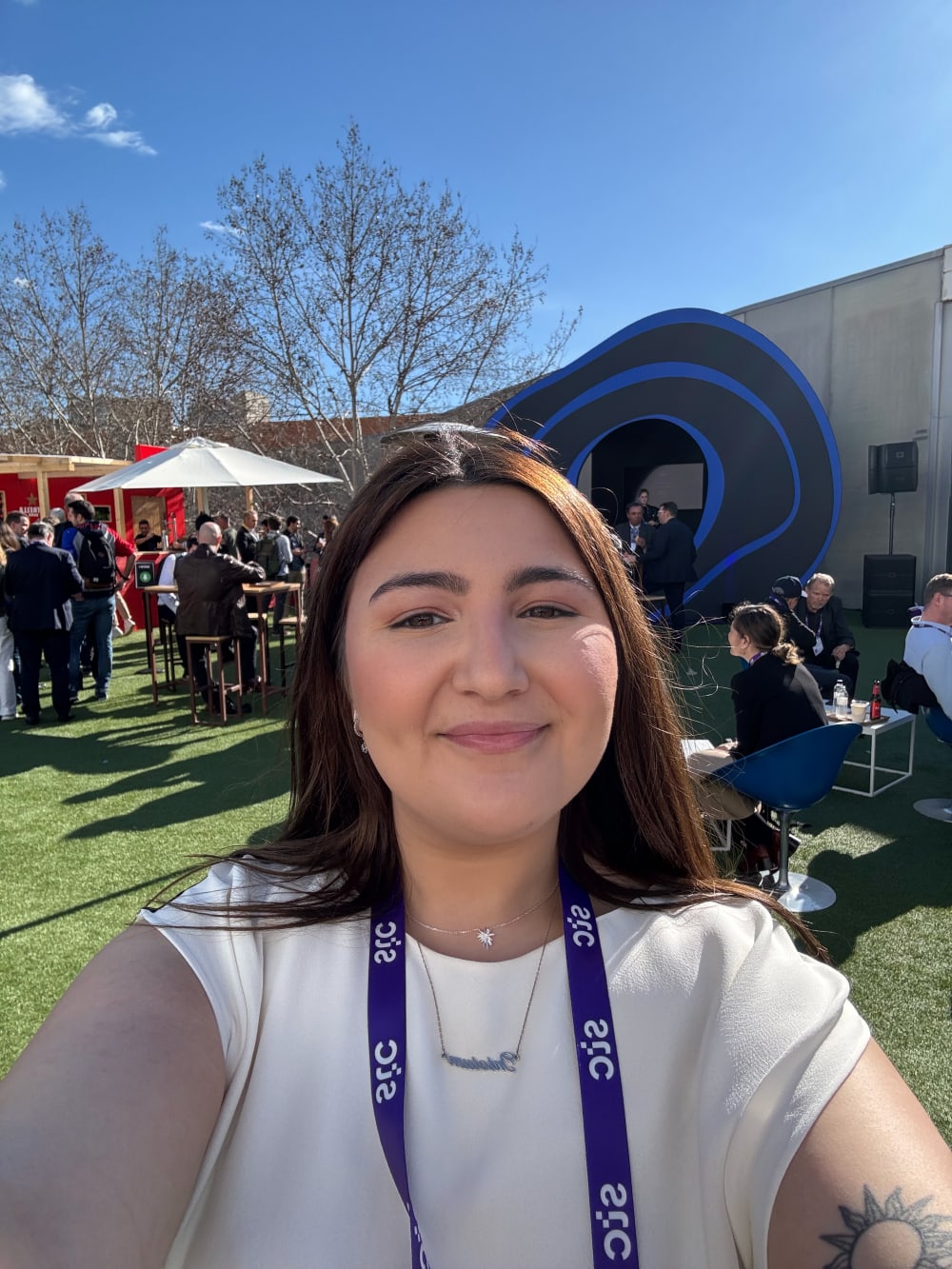 Selfie of Hanan Tantush outside the event in Barcelona.