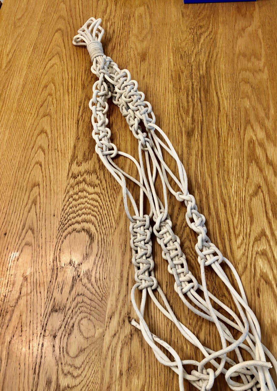 Macramé plant hanger