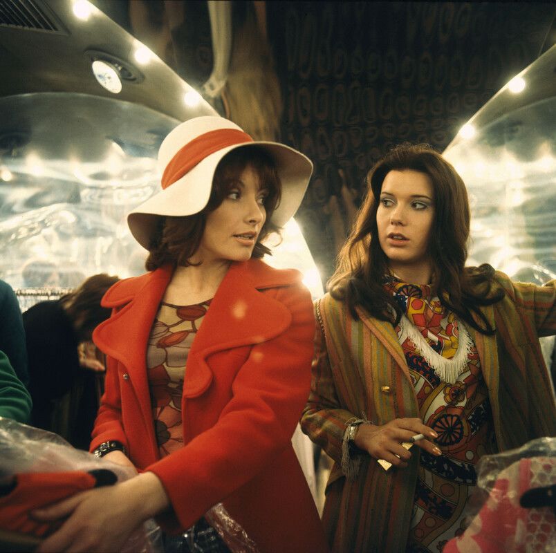 vintage photo of two ladies one wearing a hat
