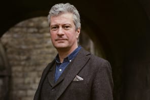 Dr Iain Macdonald