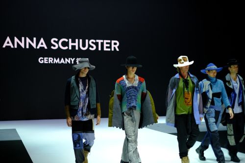Anna Schuster's collection on the runway