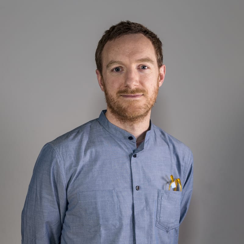 Simon  Donald