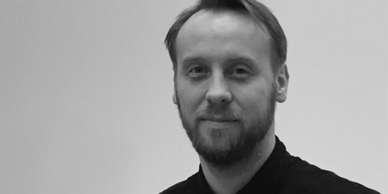 Max  Warren