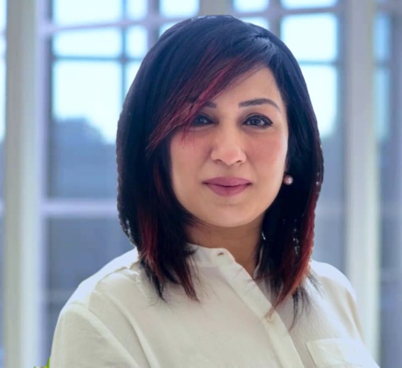 Hena  Ali