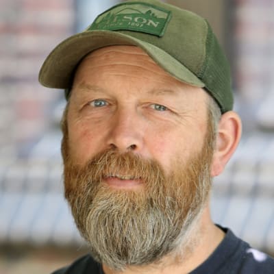 Christopher  Roberts
