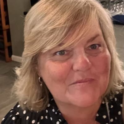 Helen  Hindley