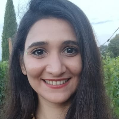 Saina  Akhond
