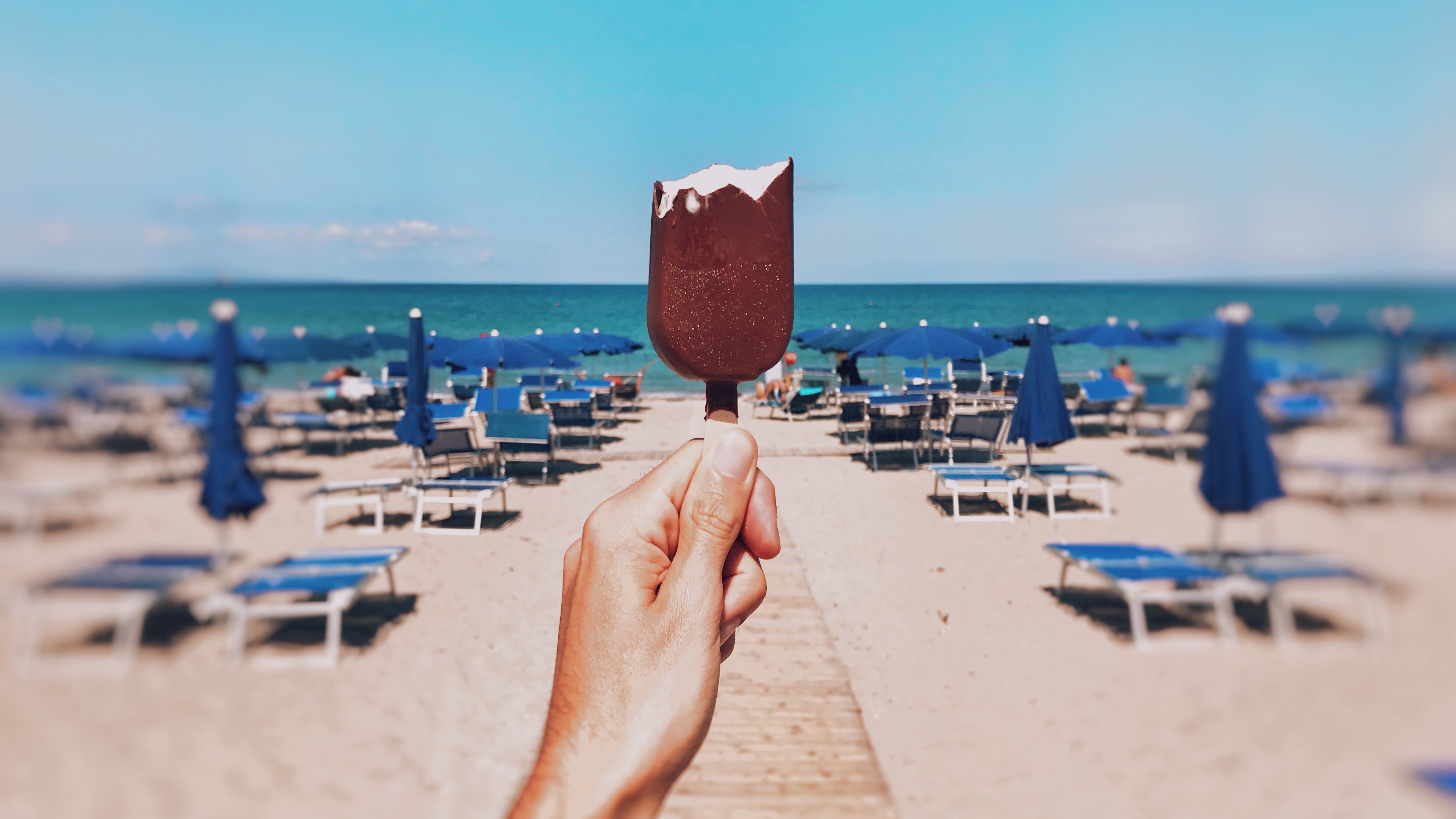 hand holding ice cream
