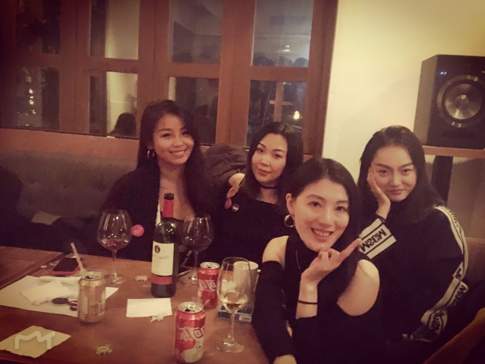 Alumni celebrate Christmas in Shanghai