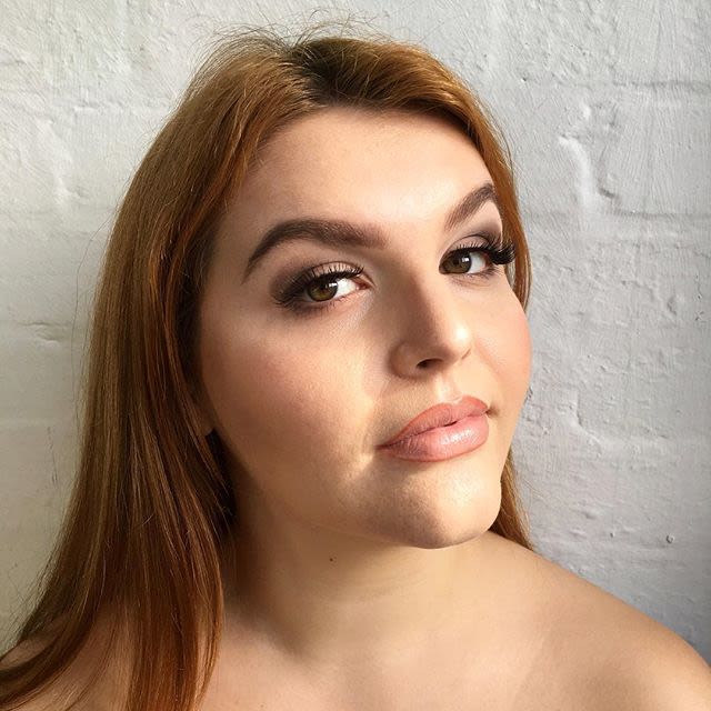K Swindells Complete Makeup Artist Candid Photo