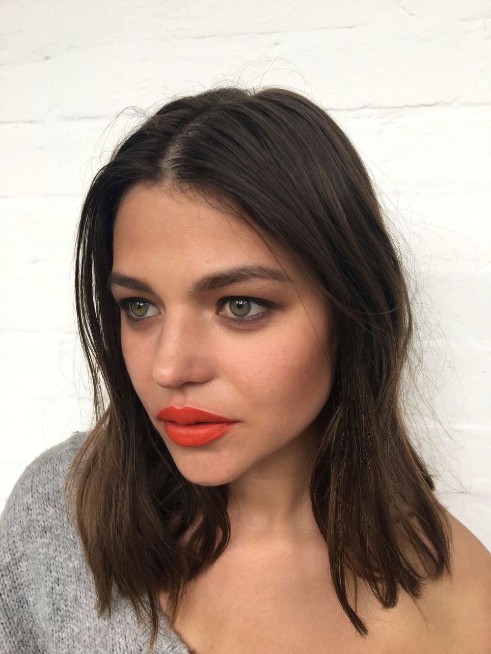 K Swindells Complete Makeup Artist Candid Photo