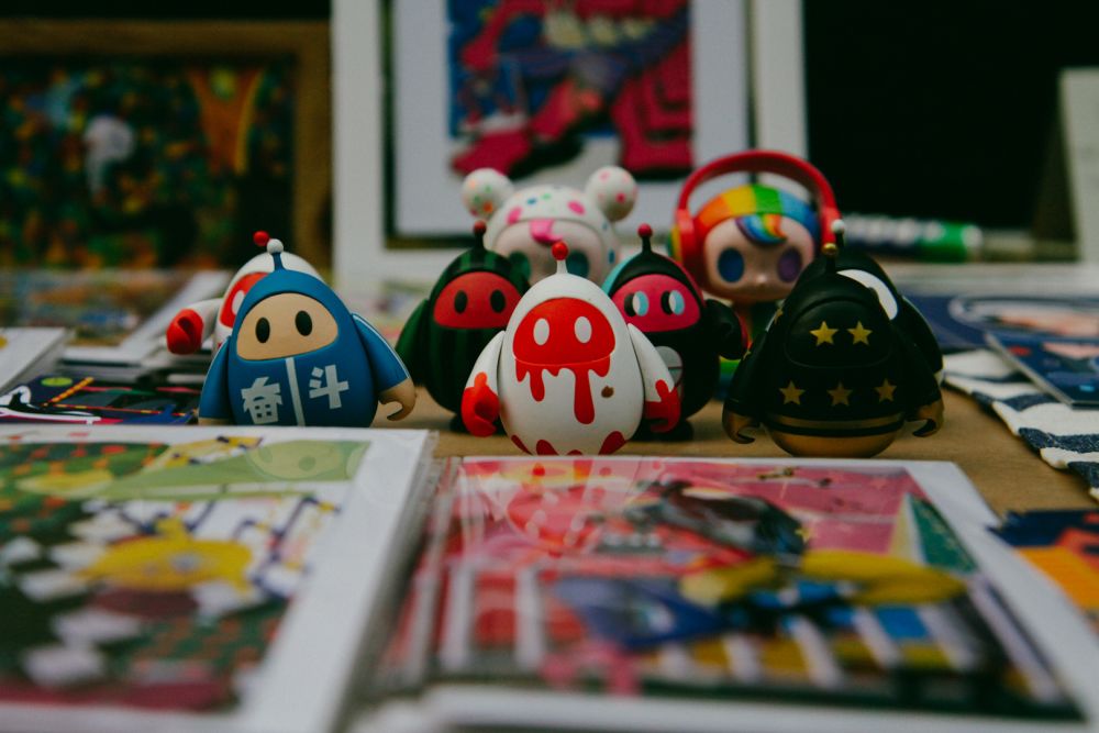 Holiday Market vendors and buyers in The Street CSM