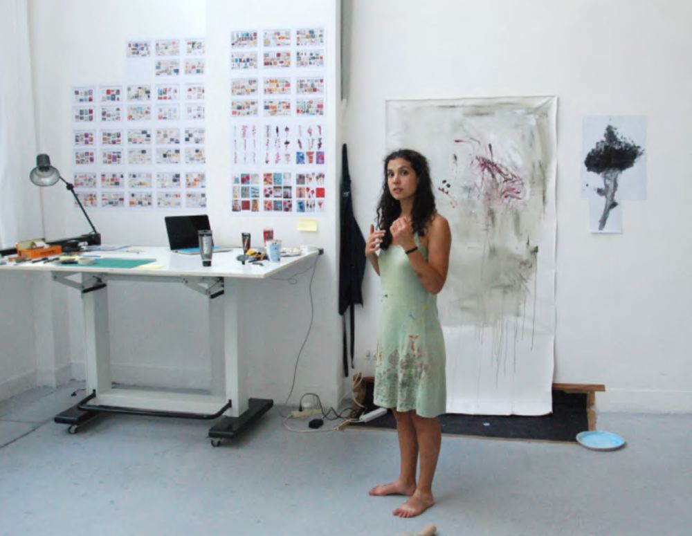 photo of Ana Teles in studio