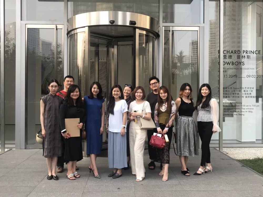 Group of people posing together