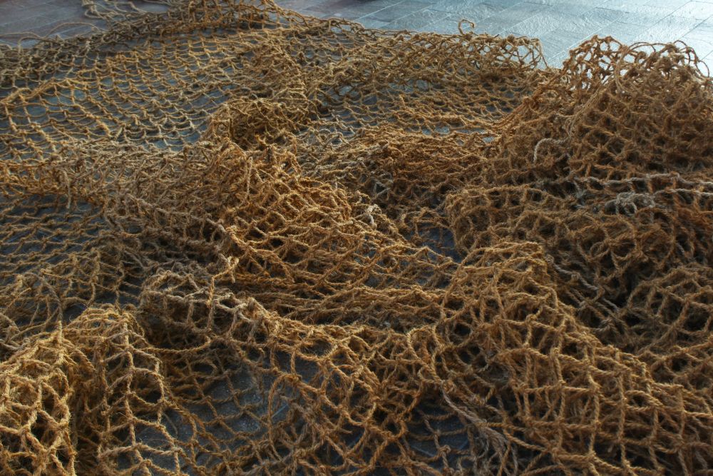 A large rope net