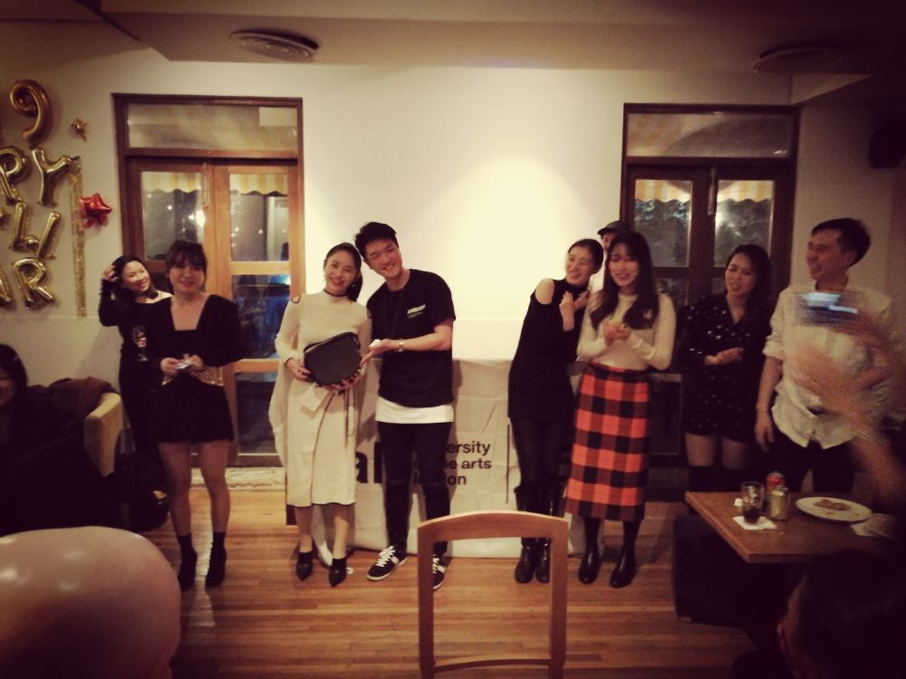 Alumni celebrate Christmas in Shanghai