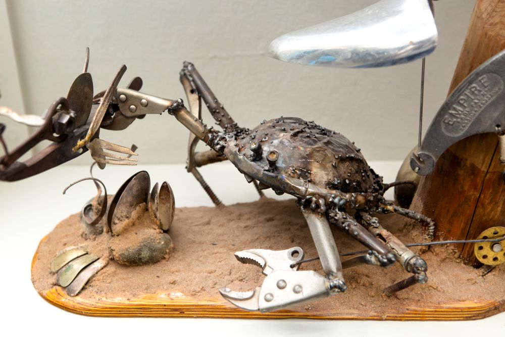 A crab made of scrap metal