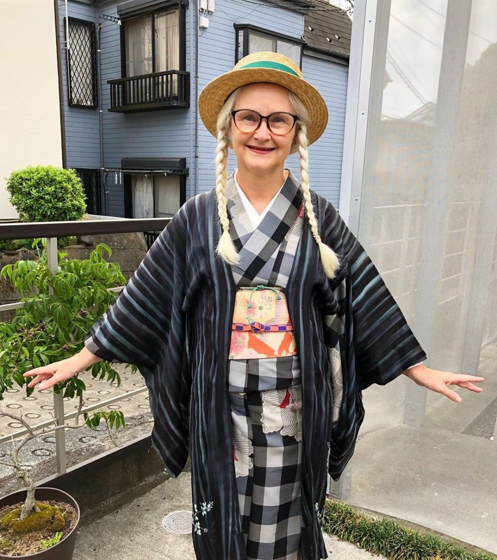 sheila wearing her kimono