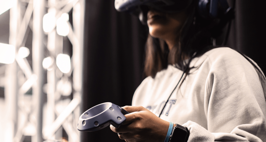Student using Virtual Reality headset